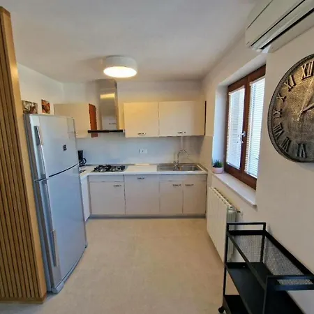 Apartment With A Parking Space - 7185 Rovinj