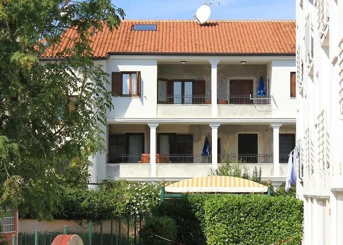 Apartman With Parking Space - 7185 Rovinj