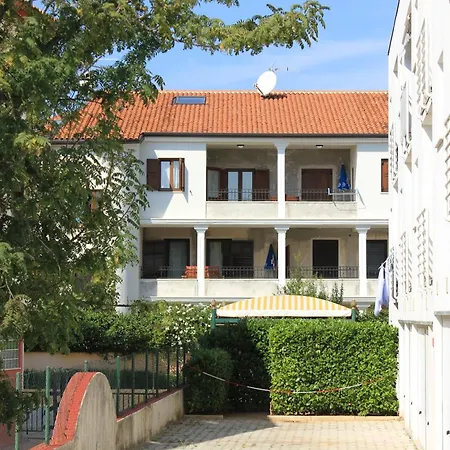 דירה With Parking Space - 7185 רוביני